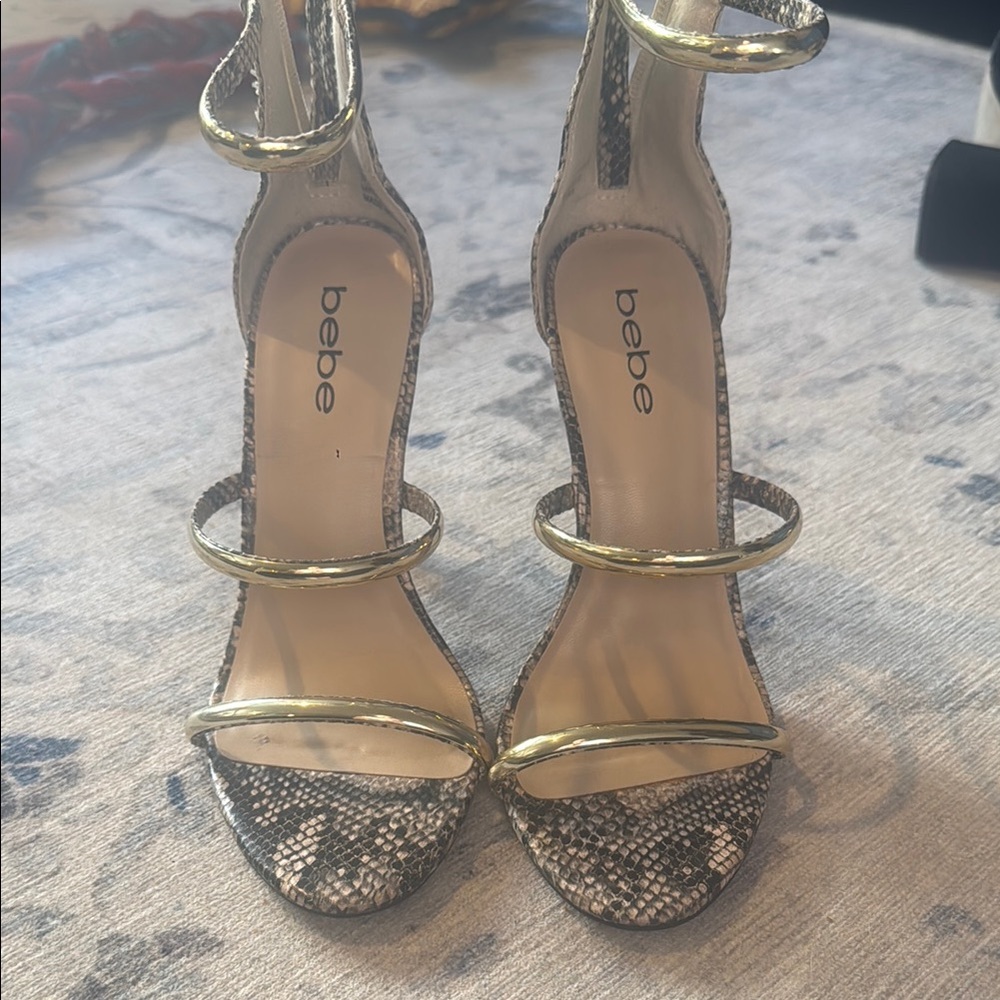 Bebe Stiletto